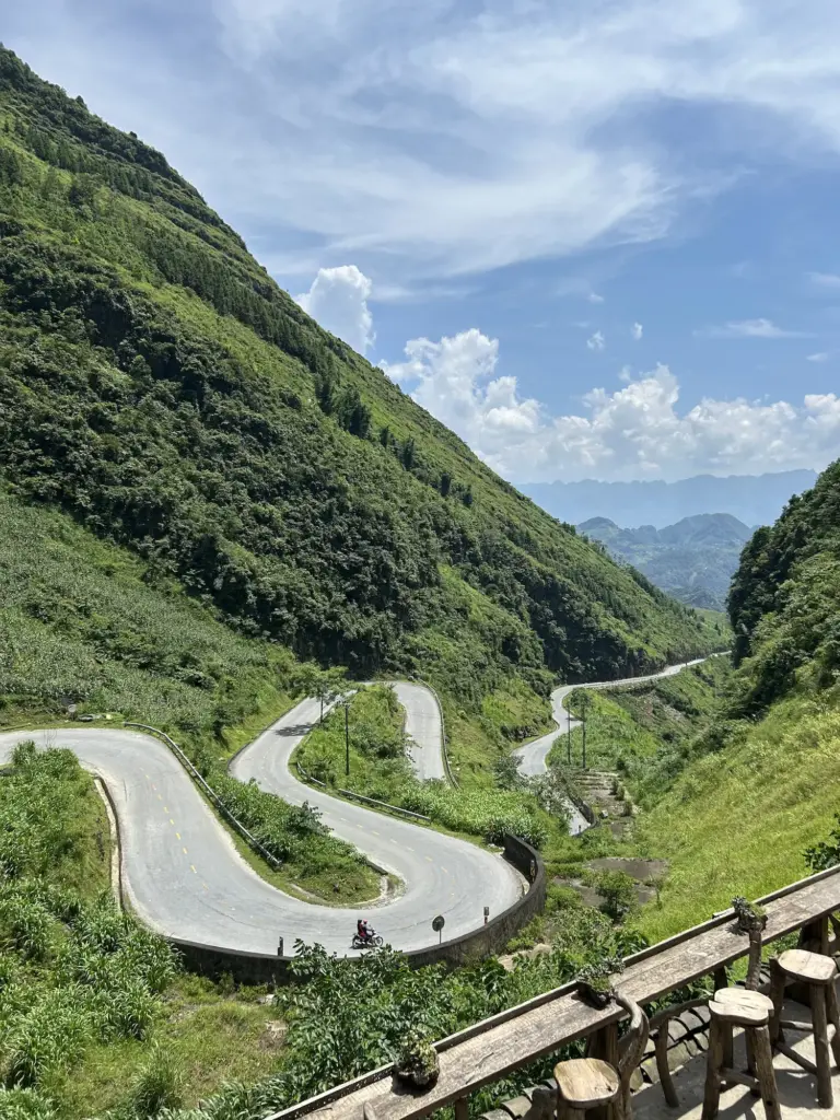Chuyến đi 4 ngày vòng Hà Giang với đêm thêm & đón khách